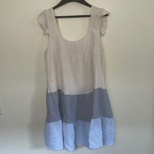Colorblock flutter sleeve tiered dress. Woman’s size medium